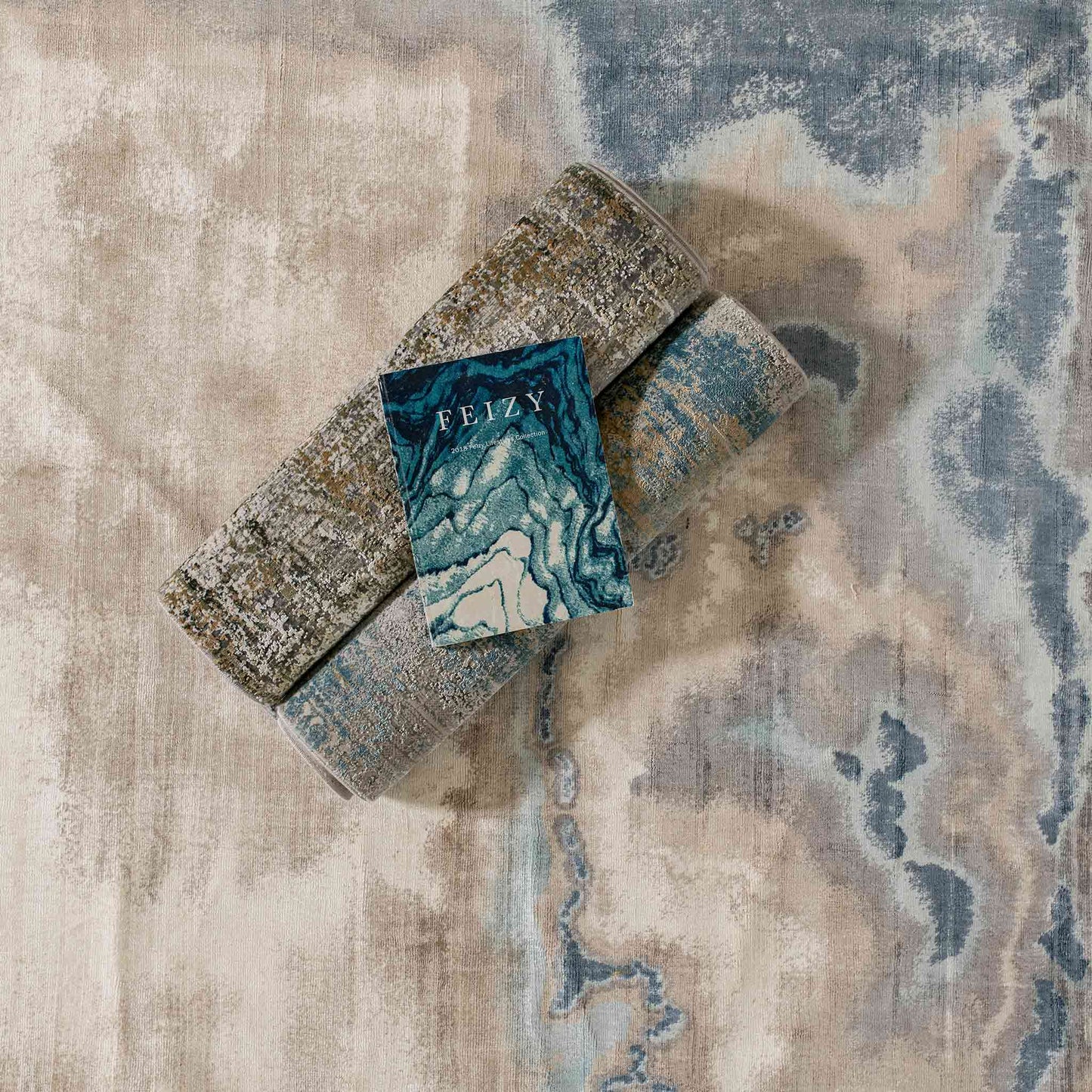 Tapete Decorativo Feizy Kova 127N – Abstracto Acuarela Azul | Gris