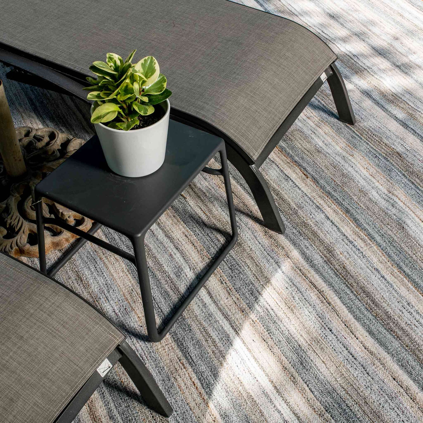 Tapete Decorativo Feizy Laia 111N – Rayas Artesanales Celeste | Crema Indoor / Outdoor