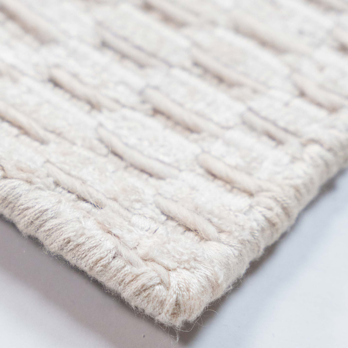 Tapete Decorativo Agari D3043 Marfil / Plata – Contemporáneo · Interior
