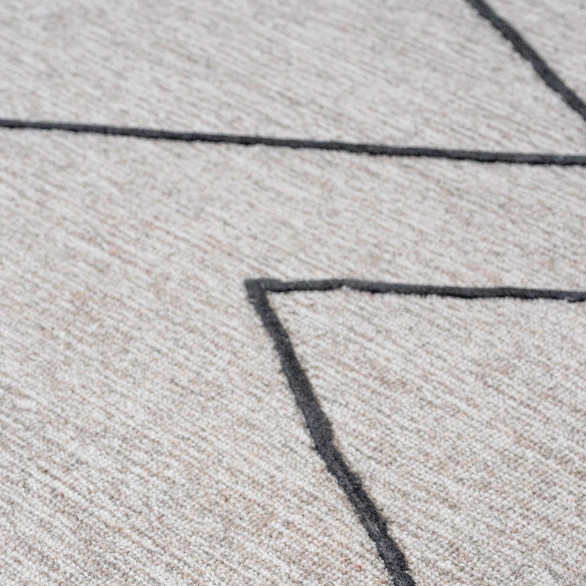 Tapete Decorativo Enora 125N Charcoal / Taupe – Geométrico · Interior