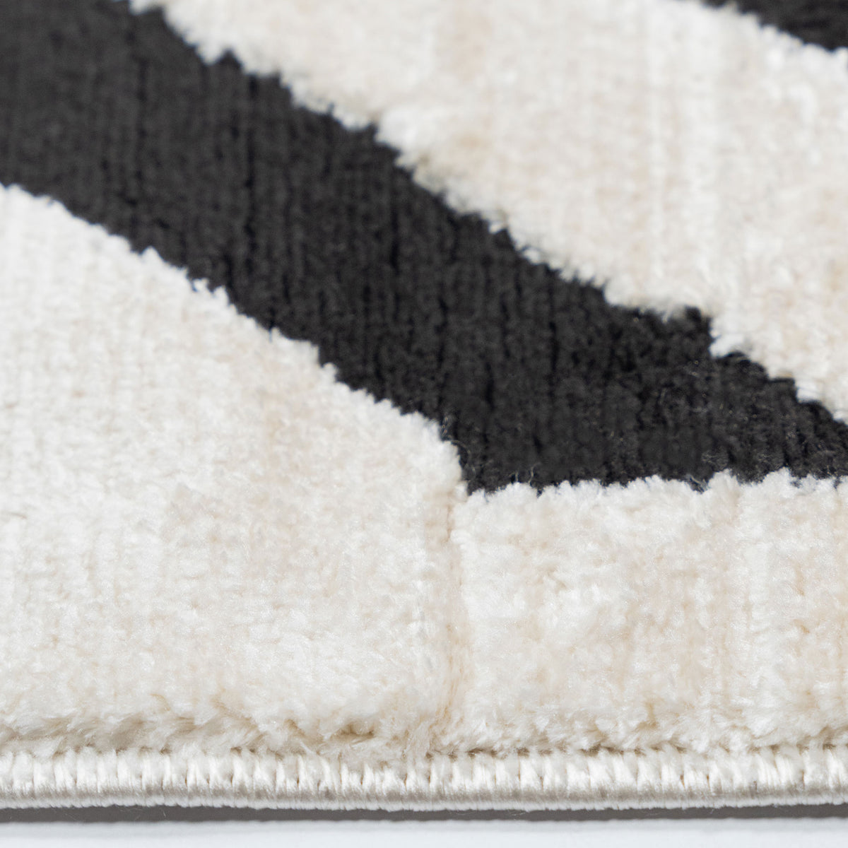 Tapete Decorativo Optika T9055 Crema / Negro – Geométrico · Interior