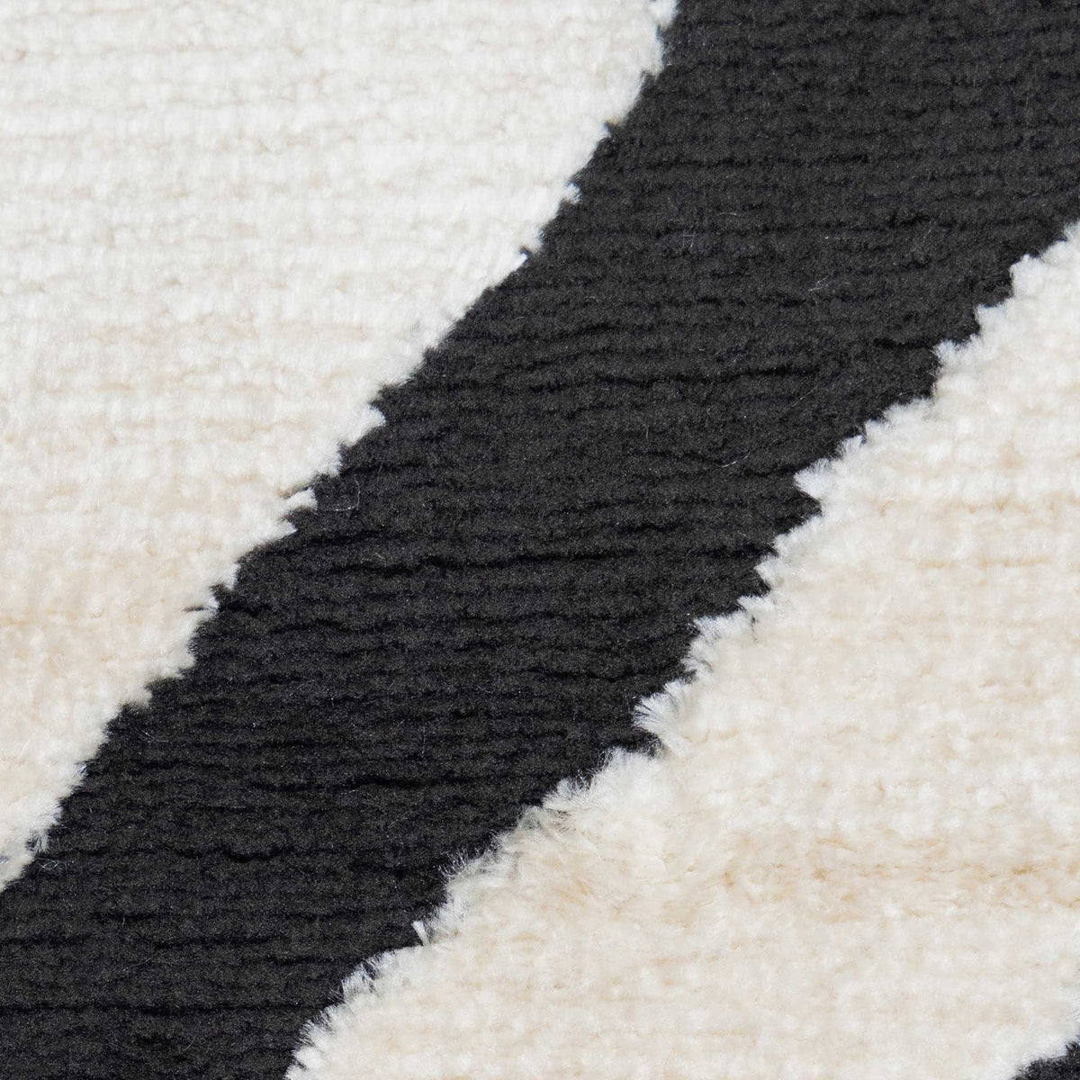 Tapete Decorativo Optika T9055 Crema / Negro – Geométrico · Interior