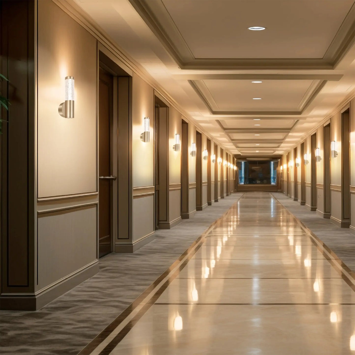 Arbotante Moderno CLASSAR00064 – Dorado con Acrílico Claro LED