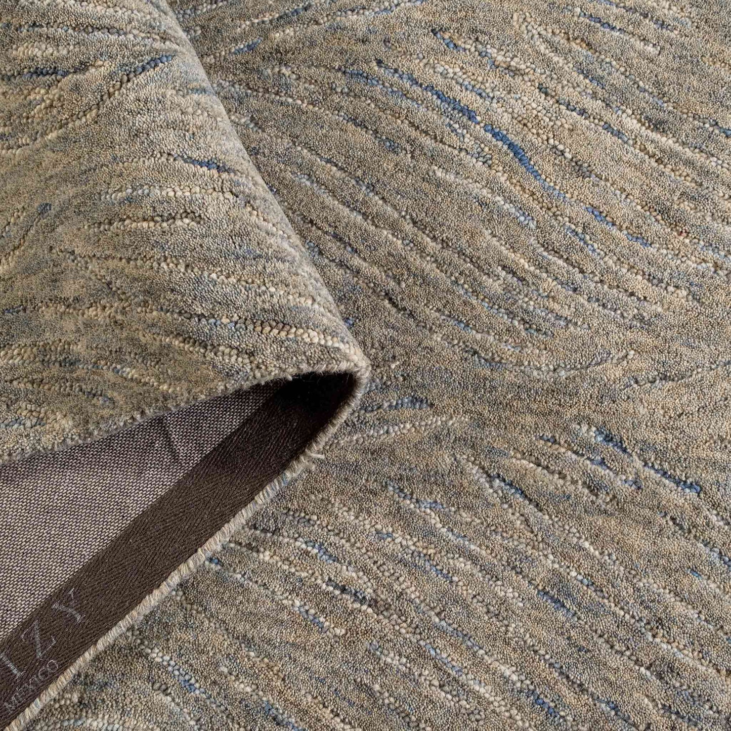 Tapete Decorativo Feizy Helena 144N – Azul Celeste | Gris en Lana Natural