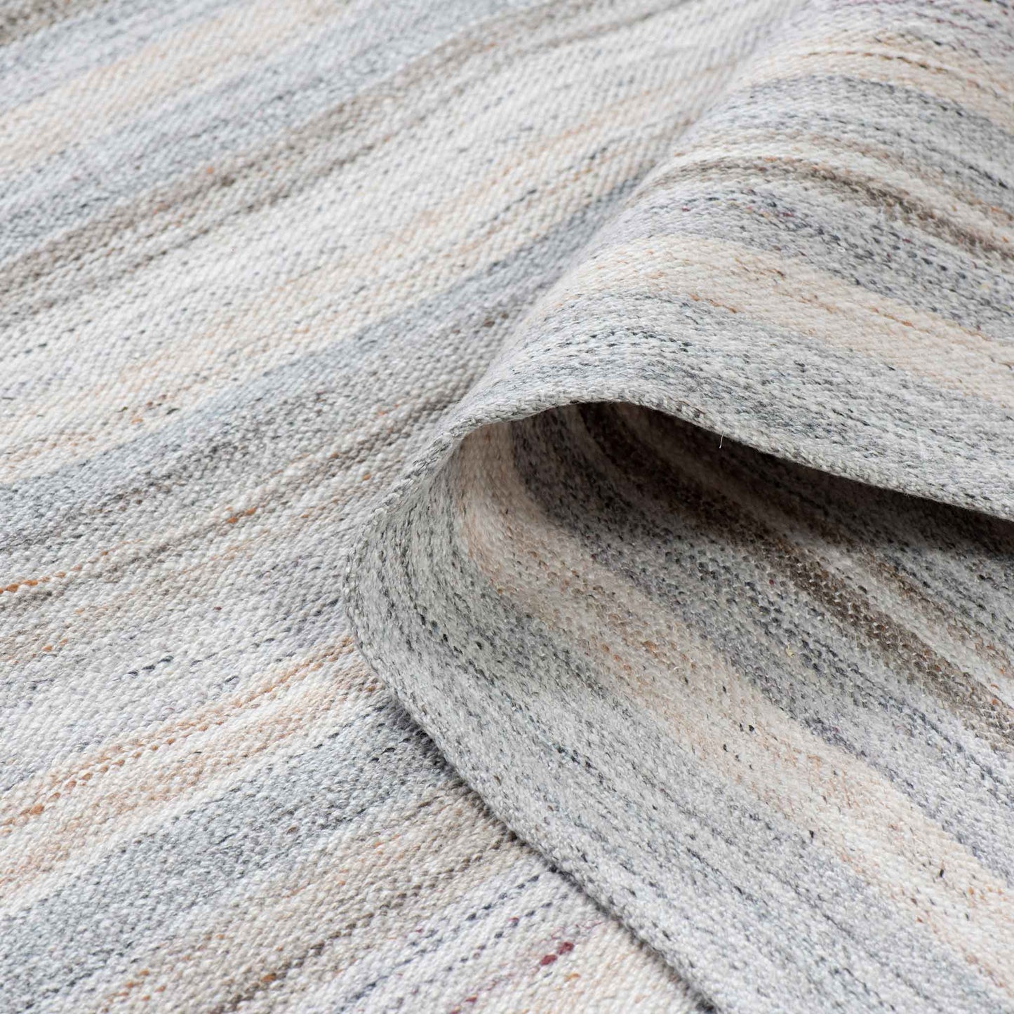 Tapete Decorativo Feizy Laia 111N – Rayas Artesanales Celeste | Crema Indoor / Outdoor