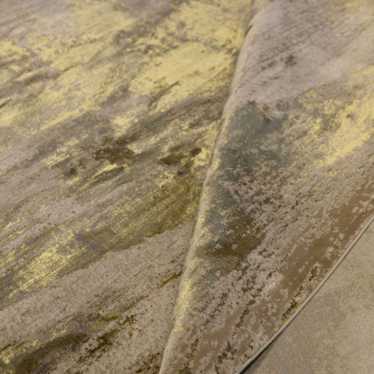 Tapete Decorativo Feizy Zuria 1016C – Abstracto Moderno con Acabado Metálico Taupe