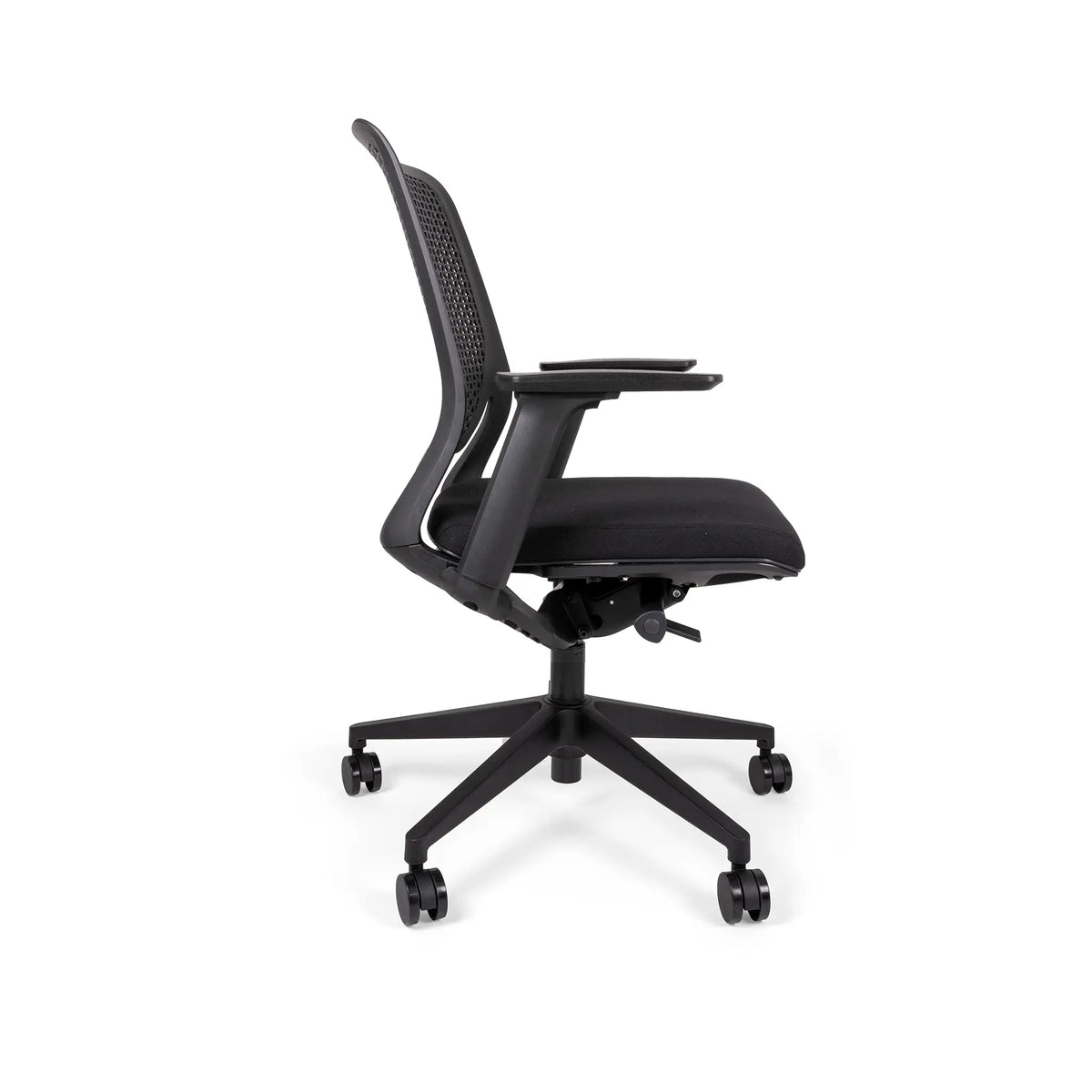 Silla Operativa Morico OHE-2003 Negra – Respaldo Perforado y Reclinamiento Sincronizado