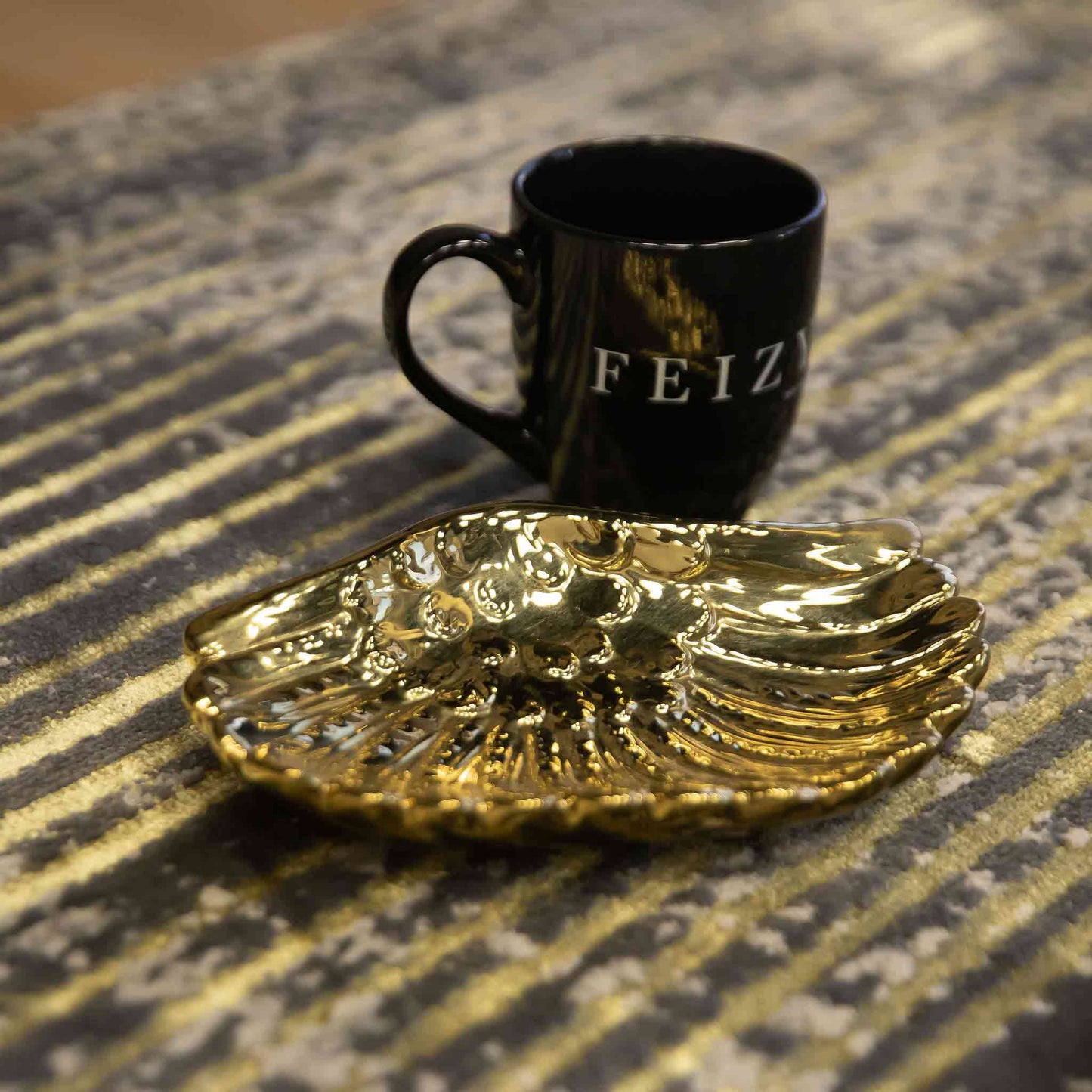 Tapete Decorativo Feizy Zuria 1014C – Abstracto Moderno Metálico Dorado | Verde