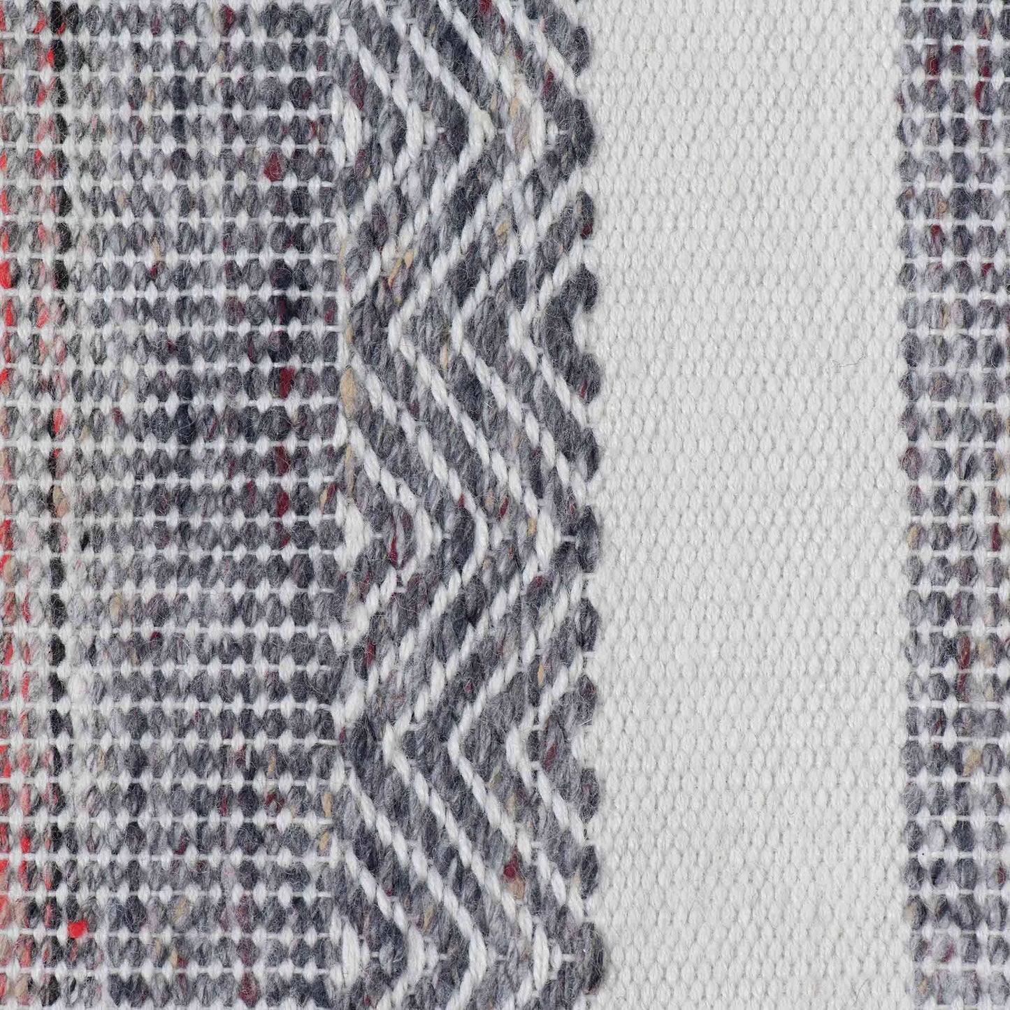 Tapete Decorativo Feizy Laia 109N – Rayas Artesanales Gris | Rojo Indoor / Outdoor