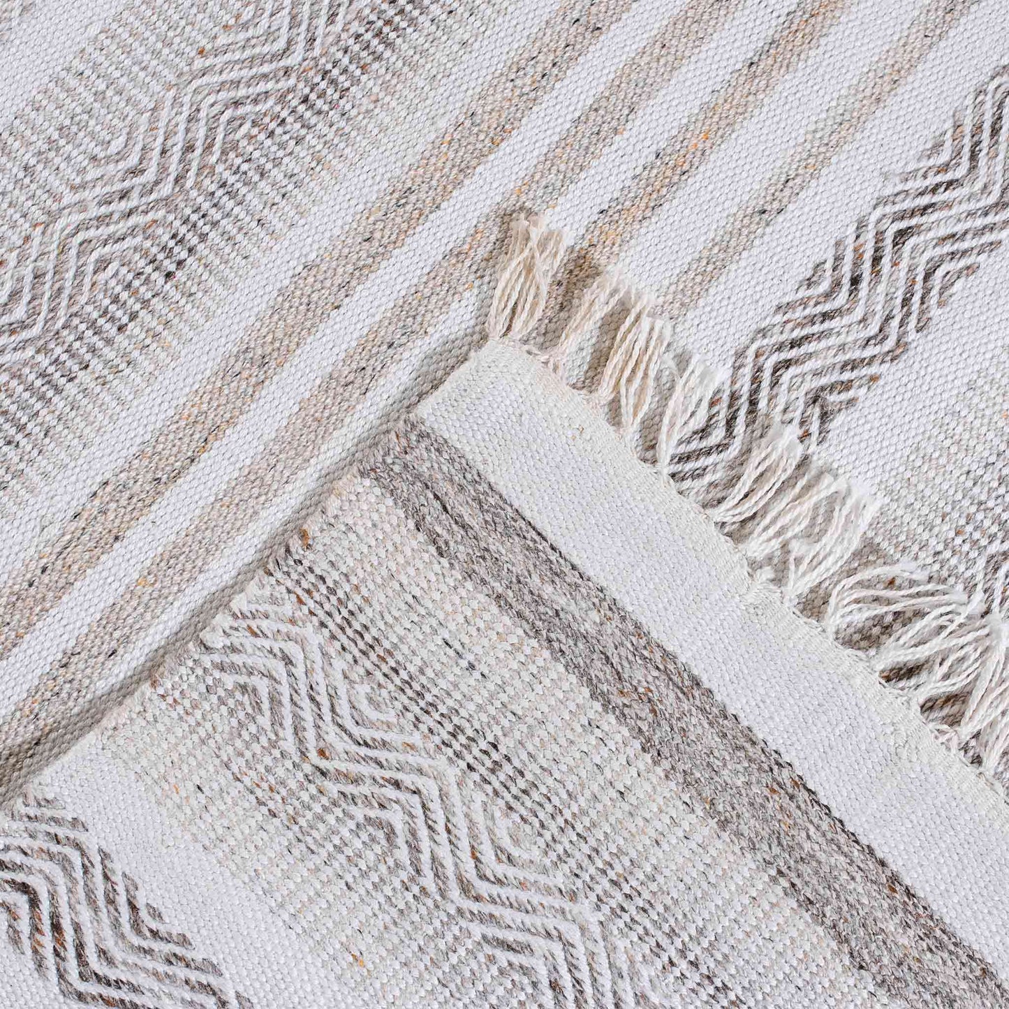 Tapete Decorativo Feizy Laia 129N – Texturizado Artesanal Beige Indoor / Outdoor