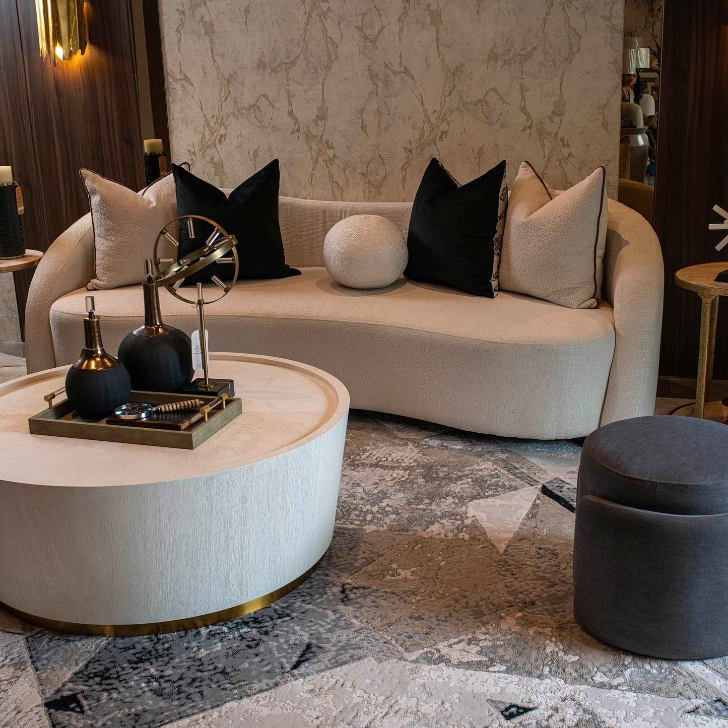 Tapete Decorativo Feizy Nela 1094C – Abstracto Moderno en Plata