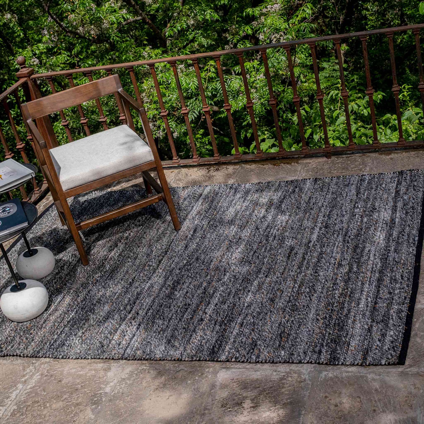 Tapete Decorativo Feizy Fiji 132N – Texturizado Moderno Charcoal | Taupe Indoor / Outdoor