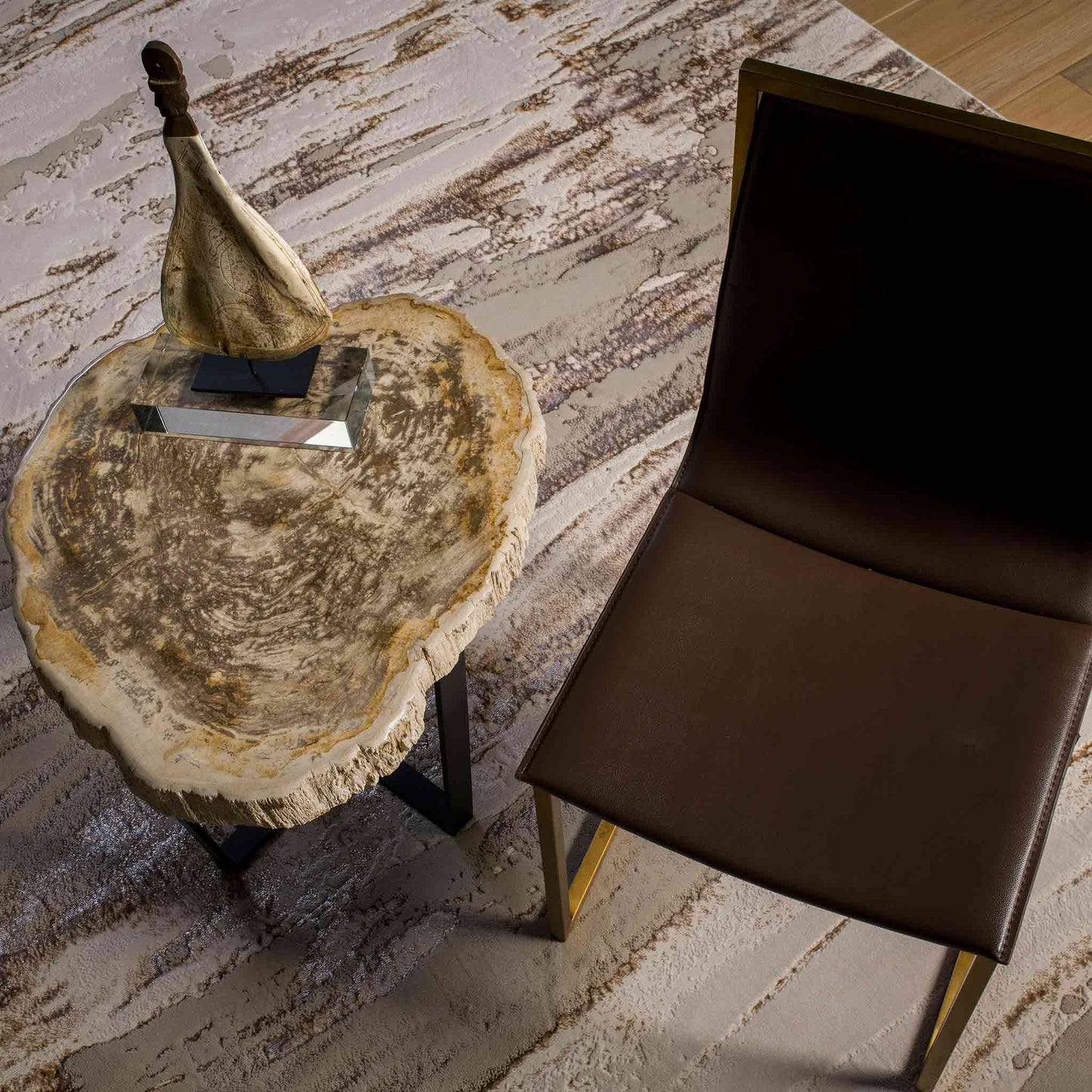 Tapete Decorativo Feizy Nela 1018C – Abstracto Moderno Dorado | Crema