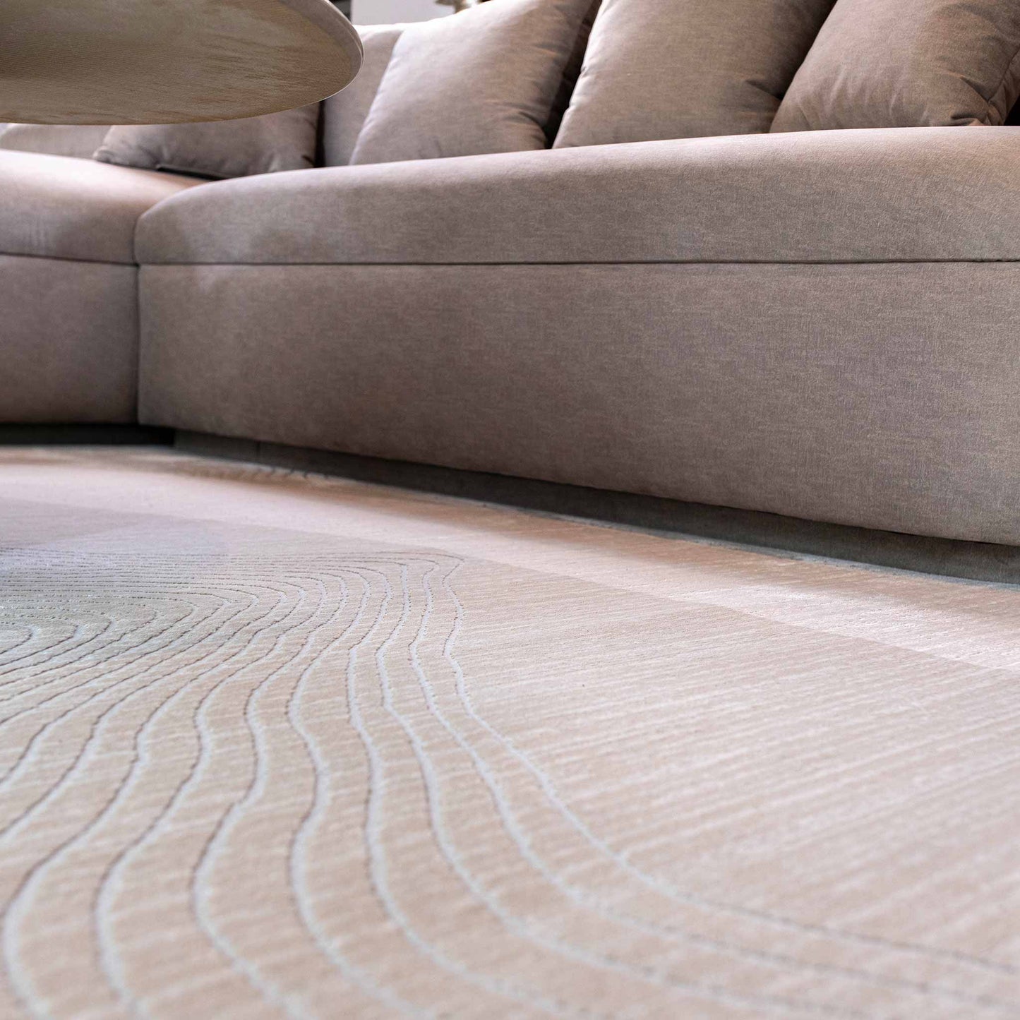 Tapete Decorativo Feizy Eren 1097C – Abstracto Orgánico en Tonos Taupe | Crema