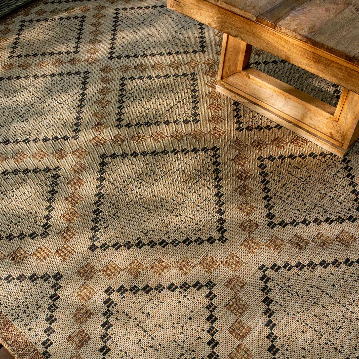 Tapete Decorativo Feizy NIZA 2005R – Geométrico Texturizado Café | Negro Indoor / Outdoor