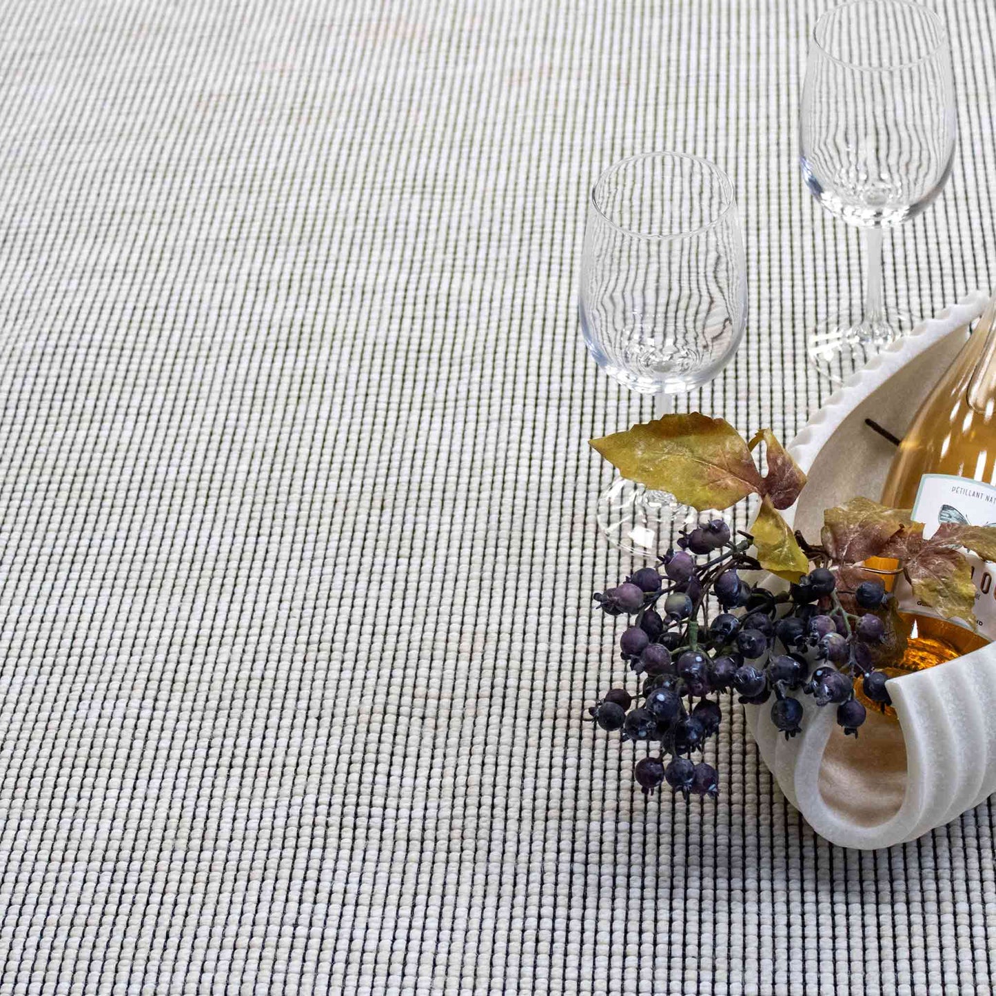 Tapete Decorativo Feizy Sari 2018R – Tejido Plano Moderno Negro | Marfil