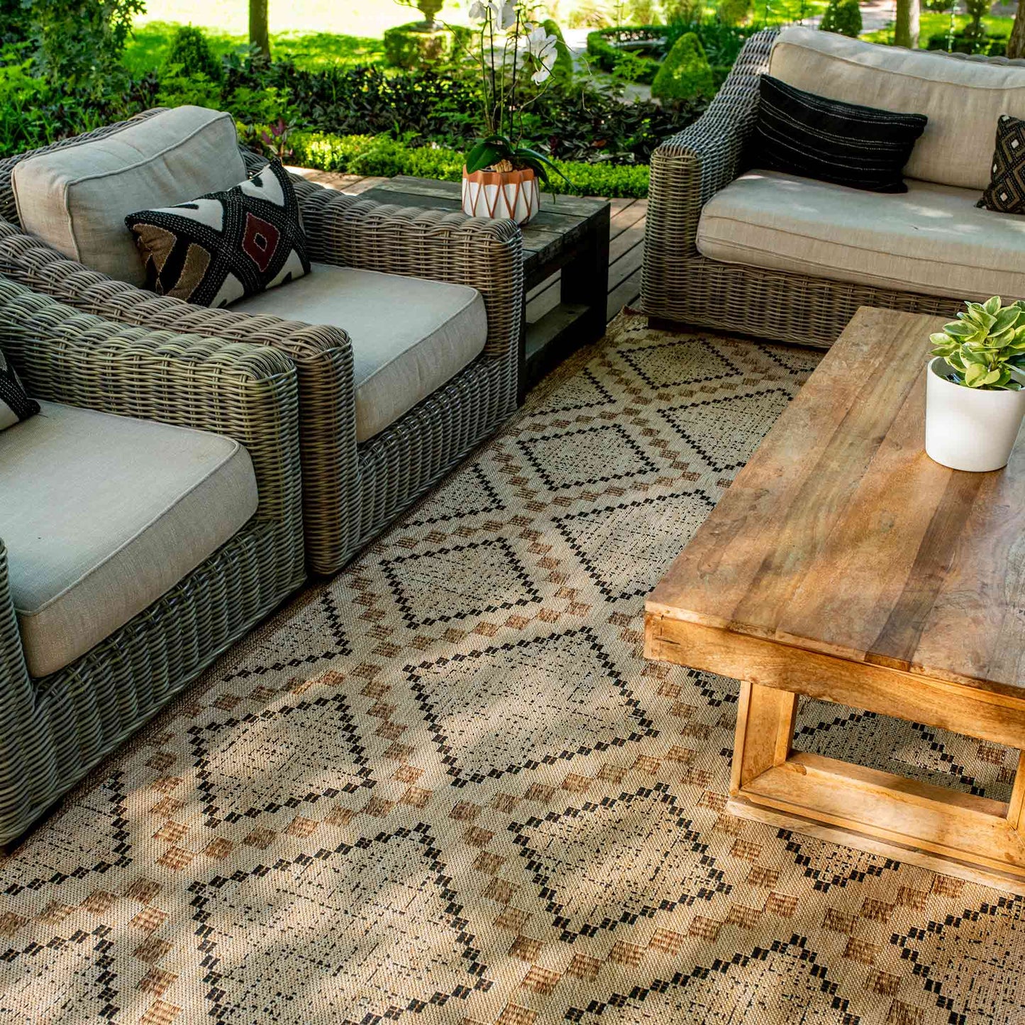 Tapete Decorativo Feizy NIZA 2005R – Geométrico Texturizado Café | Negro Indoor / Outdoor