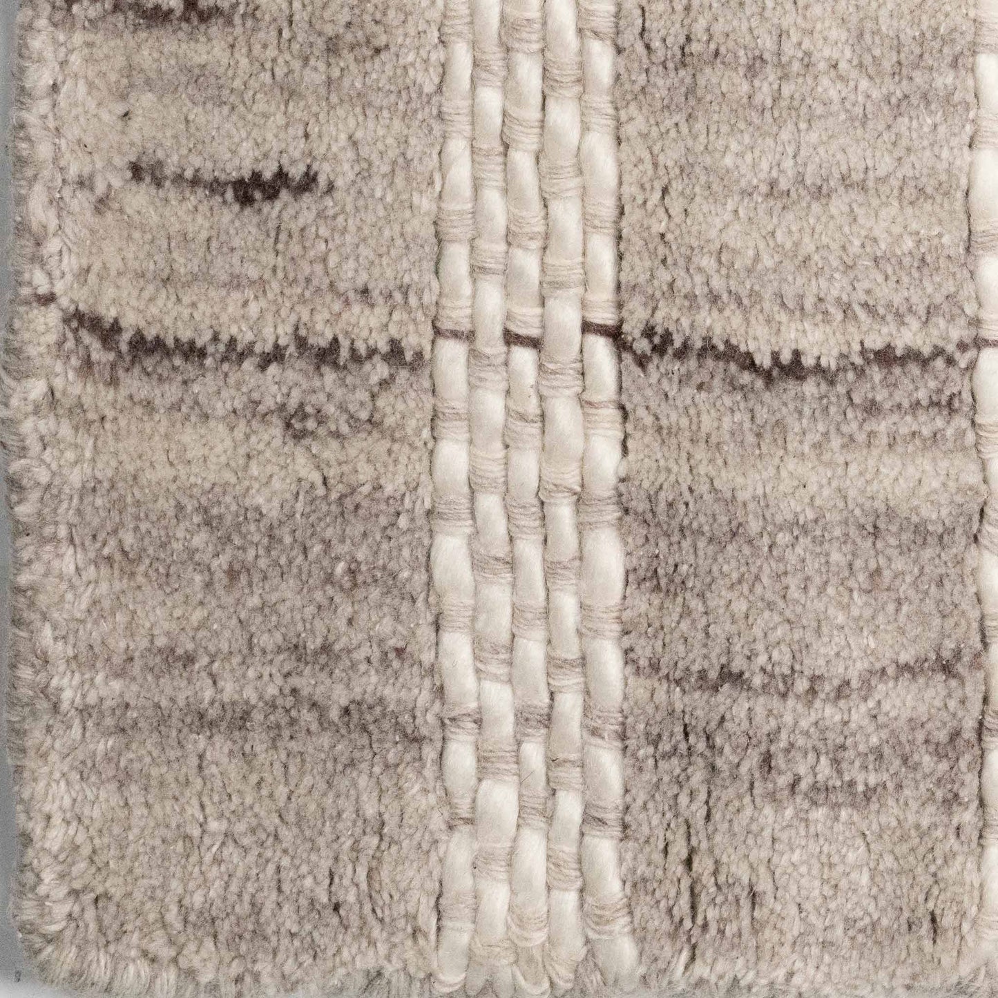 Tapete Decorativo BEAS A2007 - Gris - PET | Algodón - Hecho a Mano - Dorzav