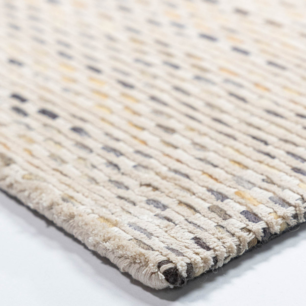 Tapete Decorativo THANE N4013 - Crema - Viscosa | Lana - Hecho a Mano - Dorzav