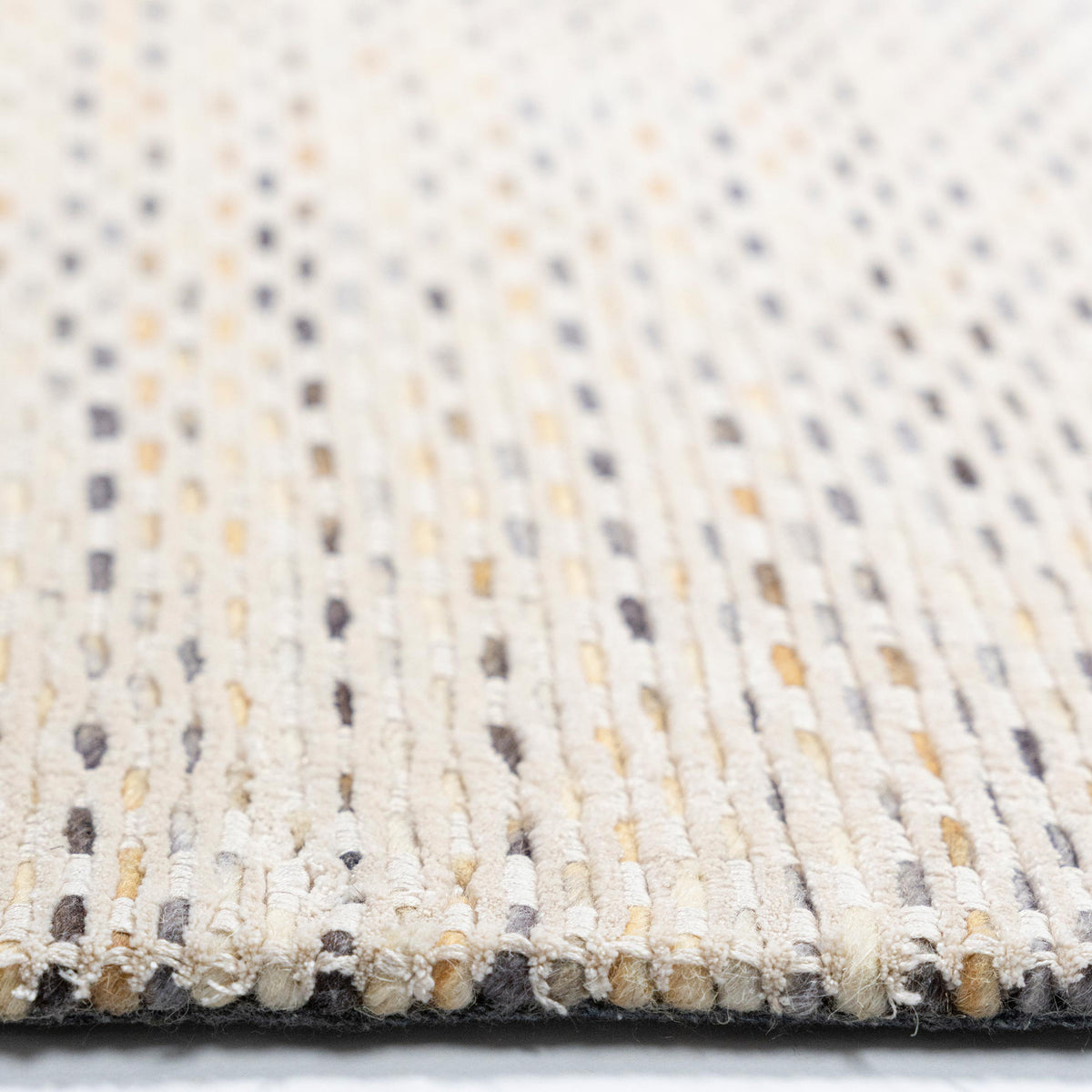Tapete Decorativo THANE N4013 - Crema - Viscosa | Lana - Hecho a Mano - Dorzav