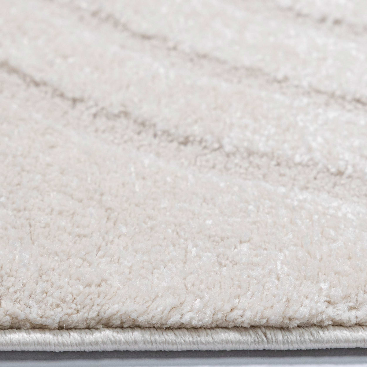 Tapete Decorativo VARSI R3023 - Crema - Poliéster | Polipropileno - Hecho a Máquina - Dorzav