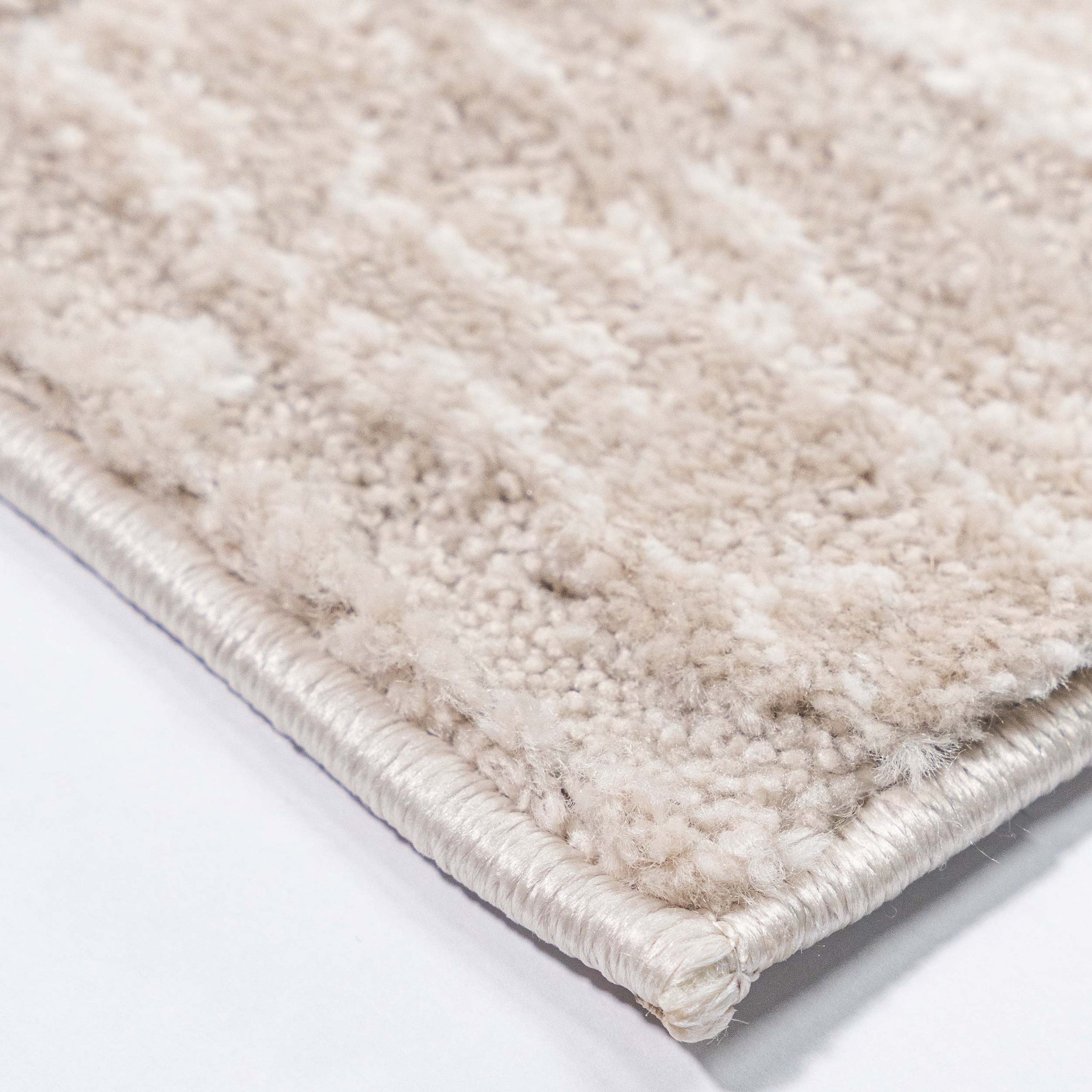Tapete Decorativo VARSI R3024 - Crema - Poliéster | Polipropileno - Hecho a Máquina - Dorzav
